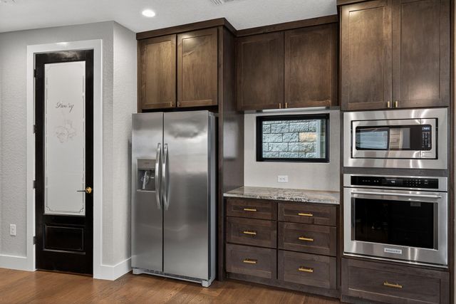 209 Dalton CIR, Horseshoe Bay, TX 78657