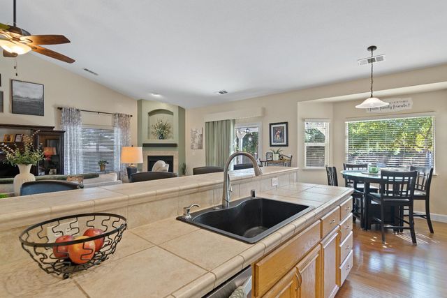 2090 Vista Del Lago Dr, Valley Springs, CA 95252