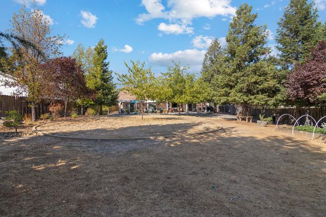 2090 Vista Del Lago Dr, Valley Springs, CA 95252