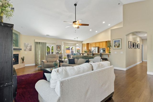 2090 Vista Del Lago Dr, Valley Springs, CA 95252