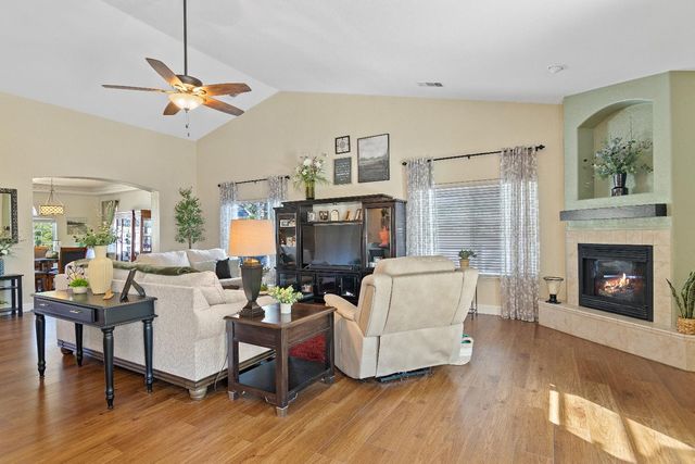 2090 Vista Del Lago Dr, Valley Springs, CA 95252