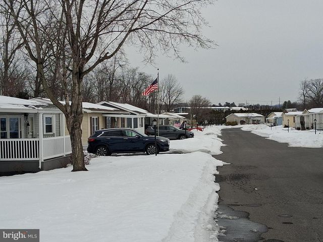 17 STONY RUN VLG, Denver, PA 17517