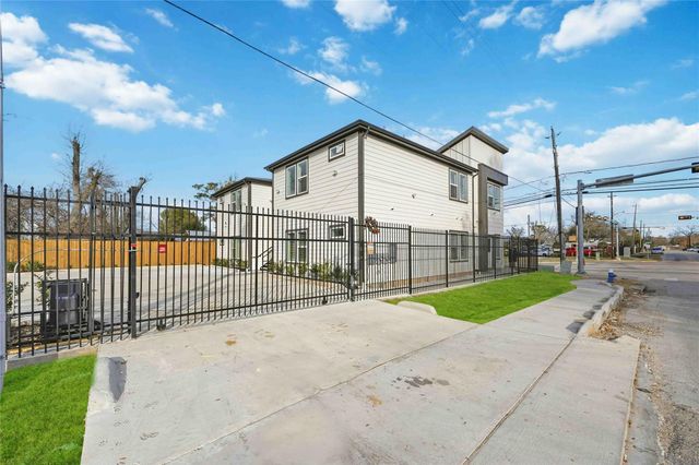 7625 De Priest Street A, Houston, TX 77088
