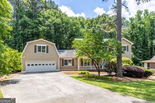 1025 Foxfire Drive, Lawrenceville, GA 30044
