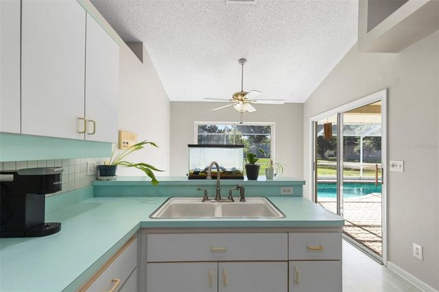 17269 RAINTREE ROAD, Lutz, FL 33558