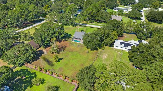 17269 RAINTREE ROAD, Lutz, FL 33558