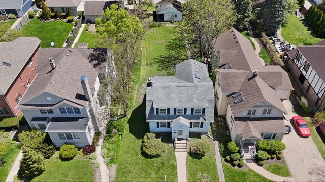 421 Leonard Street, Park Ridge, IL 60068