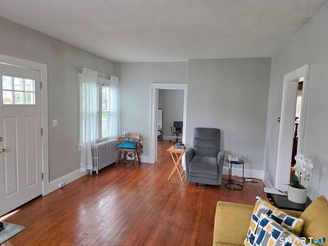 40 Englewood Avenue, Bloomfield, CT 06002