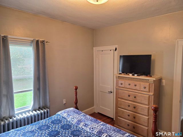 40 Englewood Avenue, Bloomfield, CT 06002