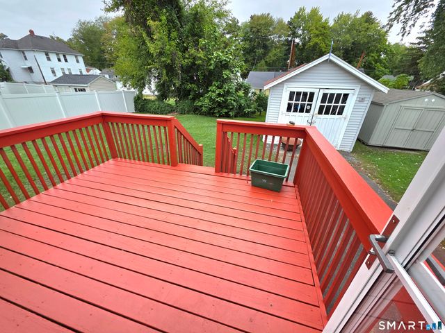 40 Englewood Avenue, Bloomfield, CT 06002