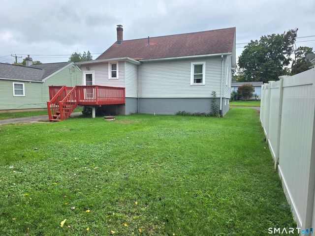 40 Englewood Avenue, Bloomfield, CT 06002