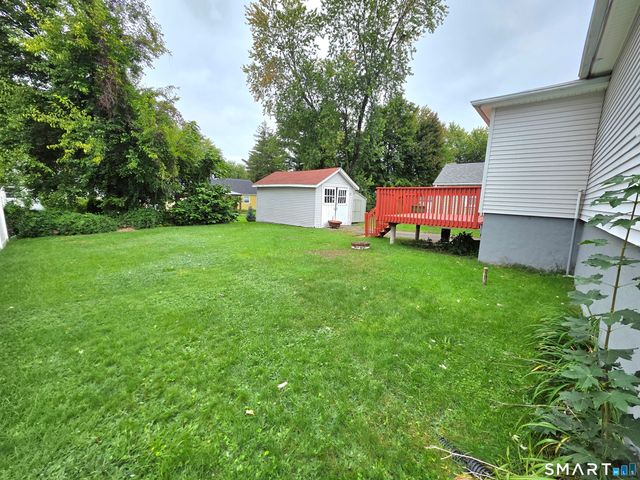 40 Englewood Avenue, Bloomfield, CT 06002