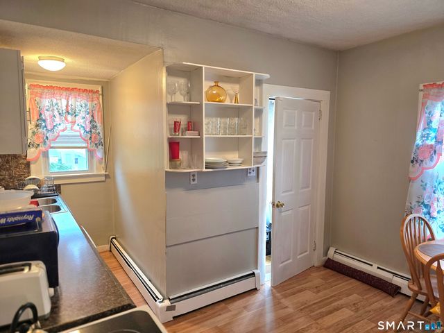 40 Englewood Avenue, Bloomfield, CT 06002