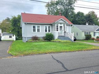 40 Englewood Avenue, Bloomfield, CT 06002