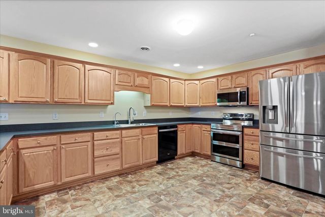 716 LARGO DR, Hagerstown, MD 21740