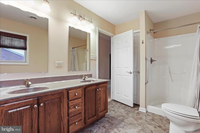 716 LARGO DR, Hagerstown, MD 21740