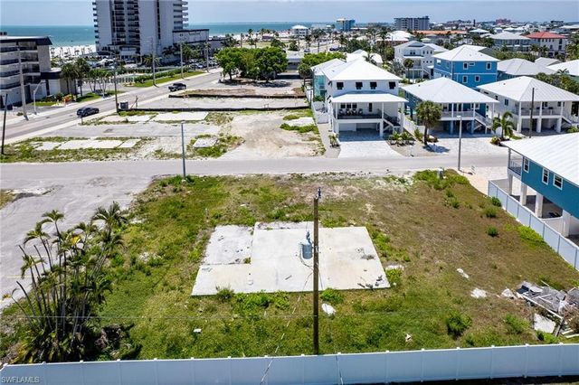 126 Delmar AVE, Fort Myers Beach, FL 33931