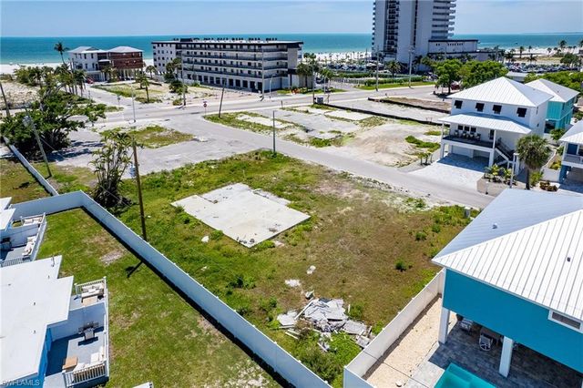 126 Delmar AVE, Fort Myers Beach, FL 33931