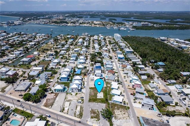 126 Delmar AVE, Fort Myers Beach, FL 33931