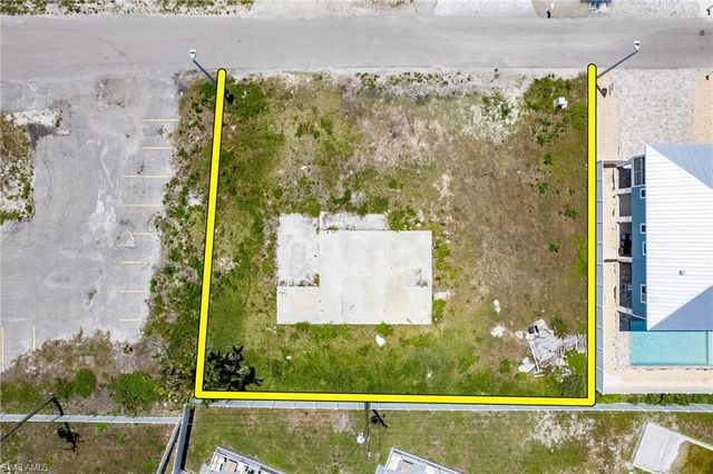 126 Delmar AVE, Fort Myers Beach, FL 33931