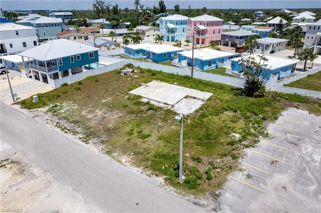 126 Delmar AVE, Fort Myers Beach, FL 33931