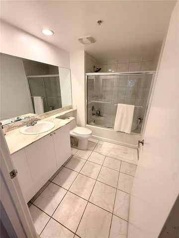 2775 NE 187th Street 313, Aventura, FL 33180