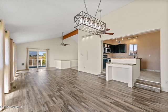 180 Hi Valley View St, Yakima, WA 98901