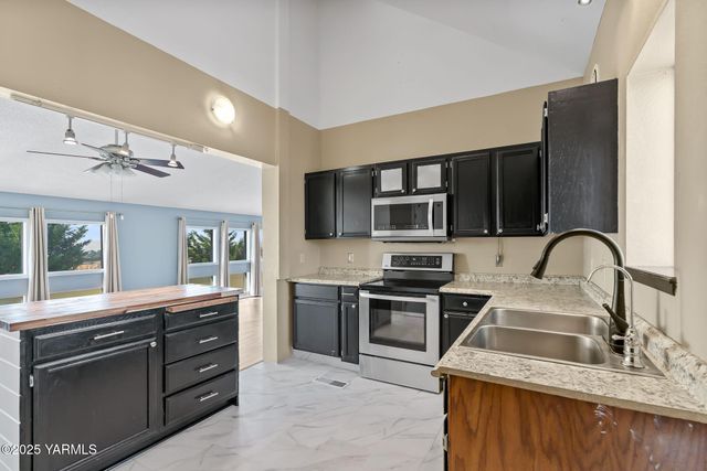 180 Hi Valley View St, Yakima, WA 98901