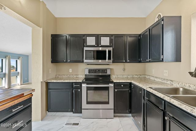 180 Hi Valley View St, Yakima, WA 98901