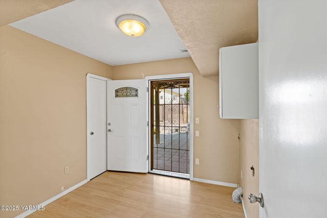 180 Hi Valley View St, Yakima, WA 98901