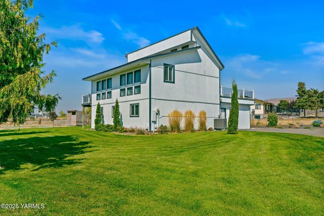 180 Hi Valley View St, Yakima, WA 98901