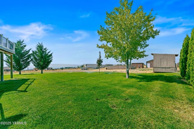 180 Hi Valley View St, Yakima, WA 98901
