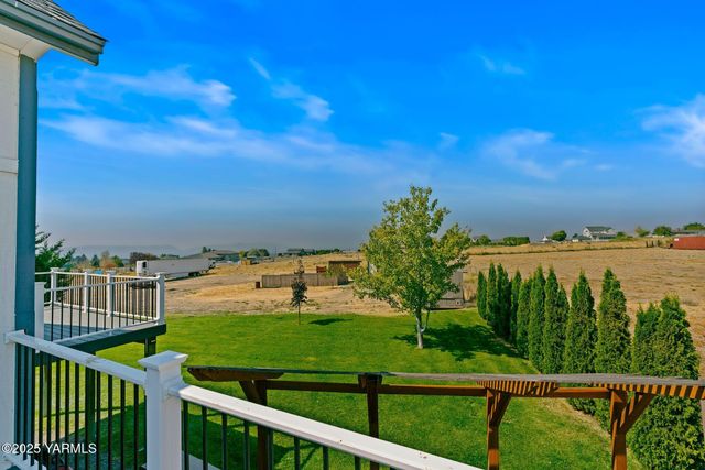 180 Hi Valley View St, Yakima, WA 98901