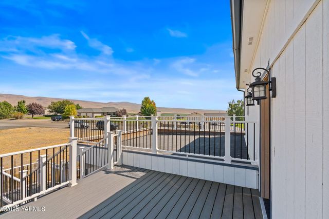 180 Hi Valley View St, Yakima, WA 98901