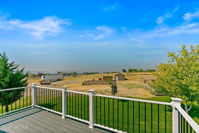 180 Hi Valley View St, Yakima, WA 98901