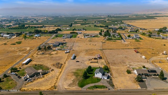 180 Hi Valley View St, Yakima, WA 98901