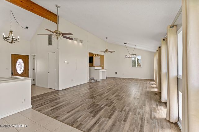 180 Hi Valley View St, Yakima, WA 98901