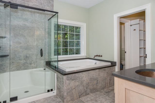 512 Fresh Meadow Ln, Dighton, MA 02764