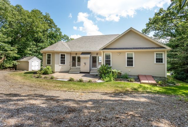 512 Fresh Meadow Ln, Dighton, MA 02764