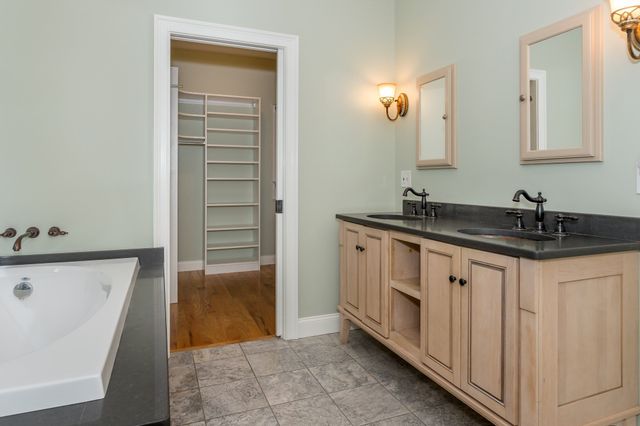 512 Fresh Meadow Ln, Dighton, MA 02764