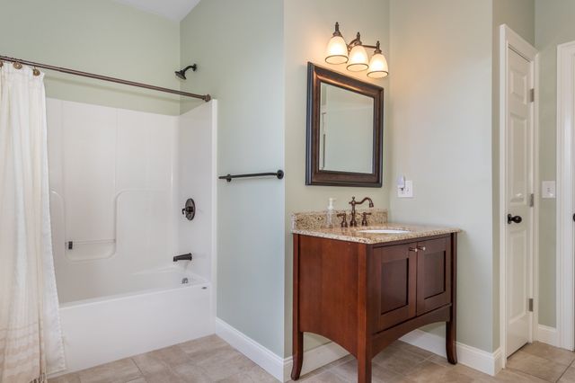 512 Fresh Meadow Ln, Dighton, MA 02764