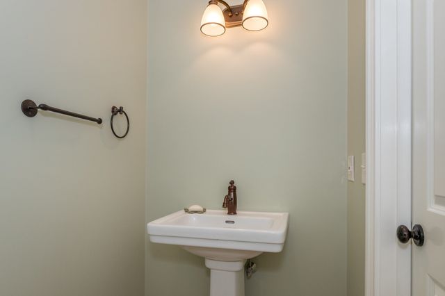 512 Fresh Meadow Ln, Dighton, MA 02764