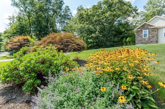 512 Fresh Meadow Ln, Dighton, MA 02764