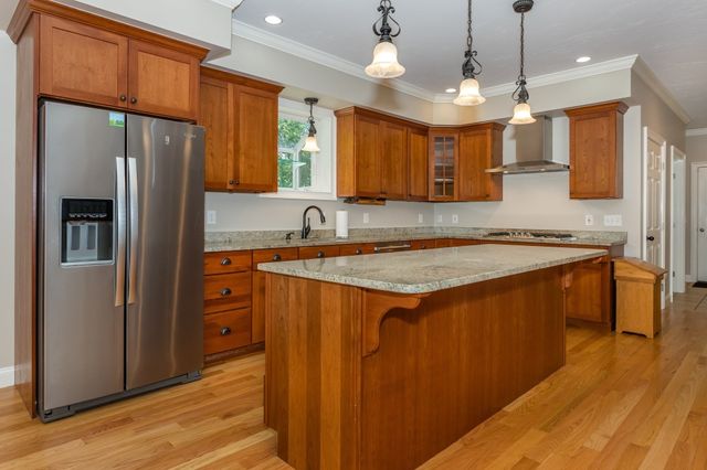512 Fresh Meadow Ln, Dighton, MA 02764