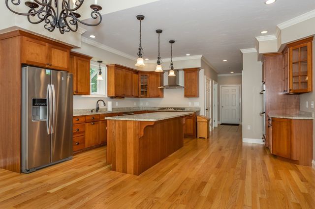 512 Fresh Meadow Ln, Dighton, MA 02764