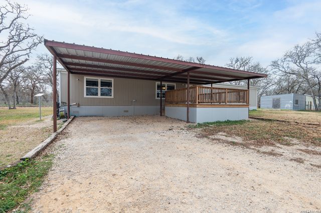 213 Oak View, La Vernia, TX 78121