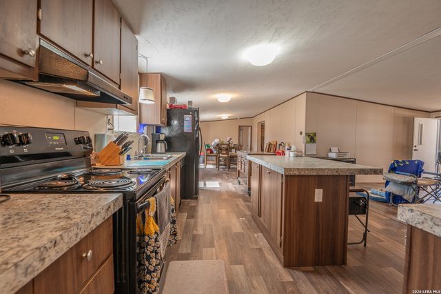 213 Oak View, La Vernia, TX 78121