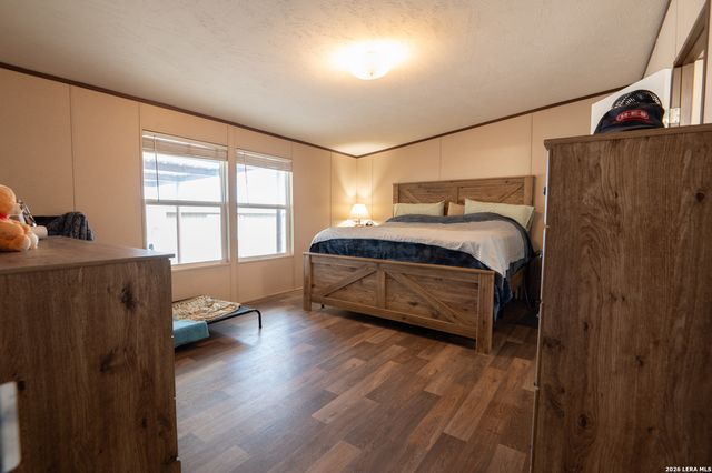 213 Oak View, La Vernia, TX 78121