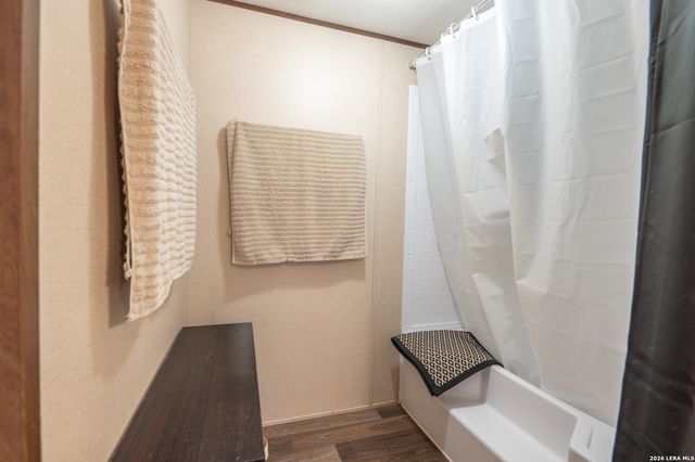 213 Oak View, La Vernia, TX 78121