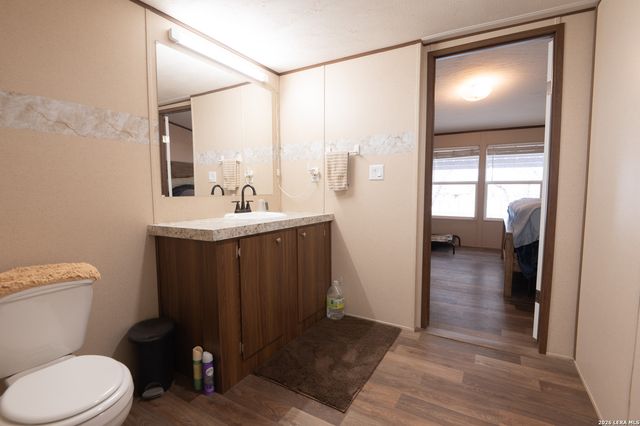 213 Oak View, La Vernia, TX 78121